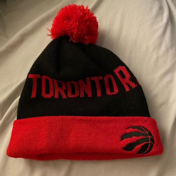 Toronto Raptors Toque SOLD - Picture 3 of 3